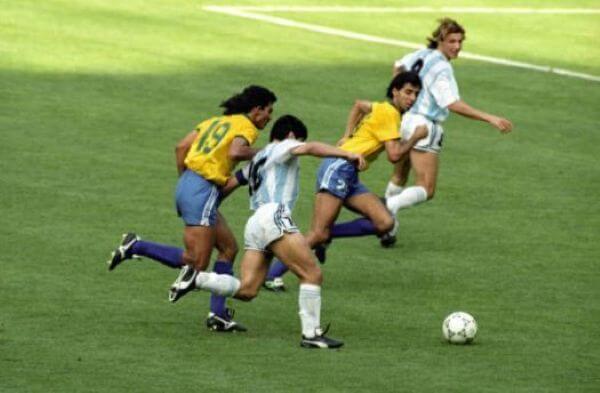 Claudio Caniggia gol a Brasil Mundial 1990 Claudio Caniggia go Argentina a Brasil Mundial 1990